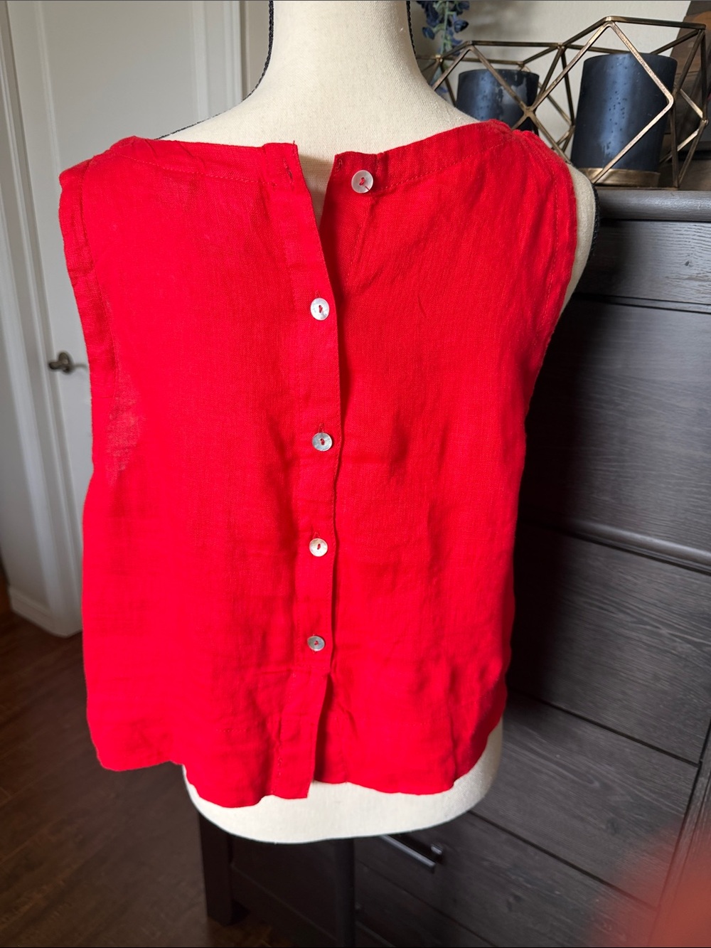 C&C California Bright Red Linen Blend Tank Top - Picture 2 of 3